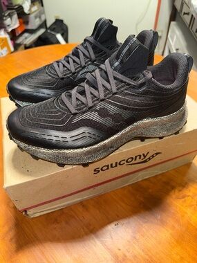 Saucony Endorphin Trail Shoe Women’s US Size 9.5 - NWT